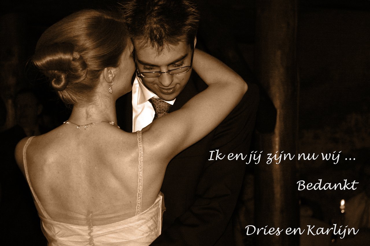 A newlywed couple shares a close dance, with a thank-you message written in Dutch on the image.